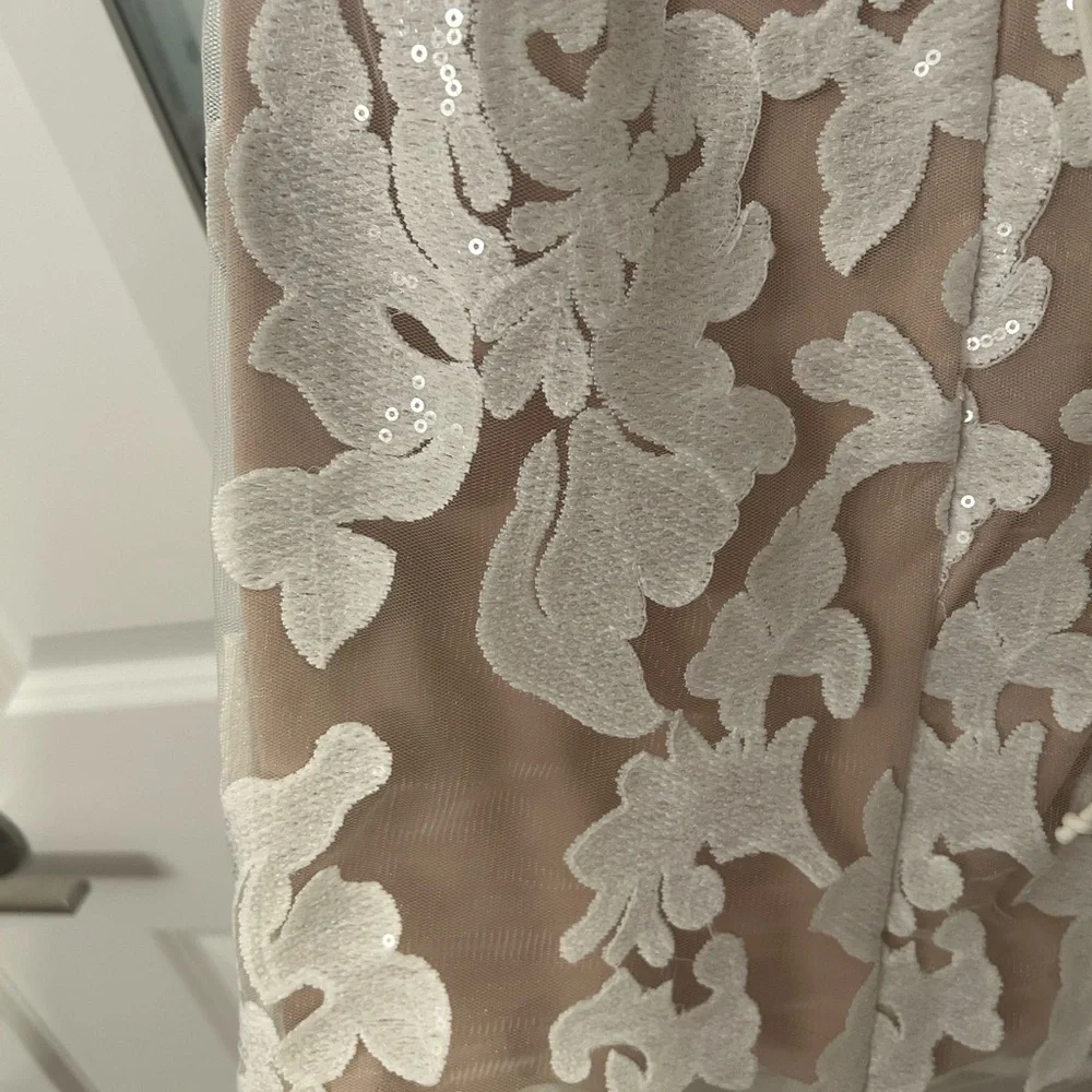 L'ATISTE White Lace Overlay Mini Dress with Nude Lining - Picture 12 of 15